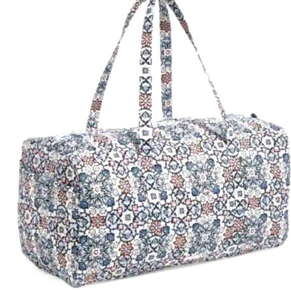 Brand New with Tags Vera Bradley Large Traveler Duffel - Picture 1 of 8